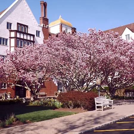 Montauk Manor-3