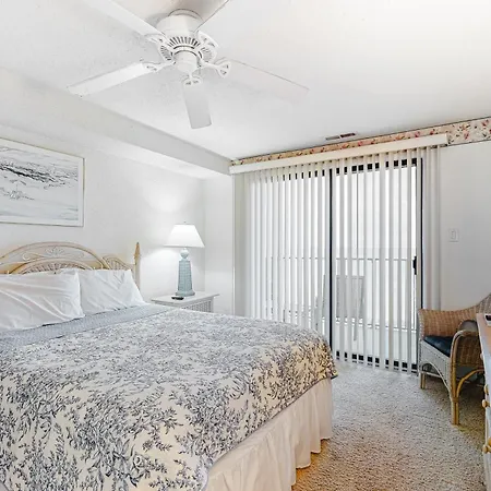 Sandy Square 404-2