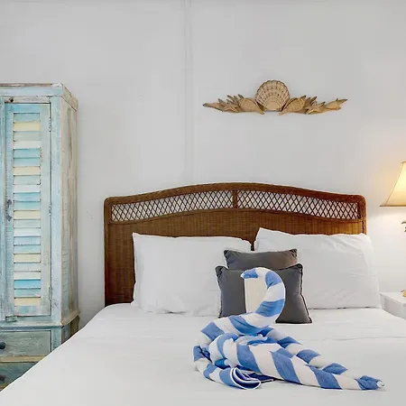 Tropic Terrace Suite #50 - Beachfront Resort-2