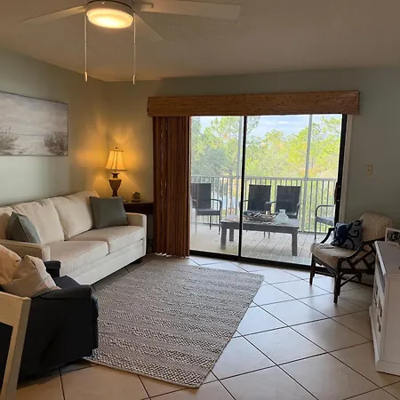 Latitude 107 2 Bedroom Walk To Beach-3