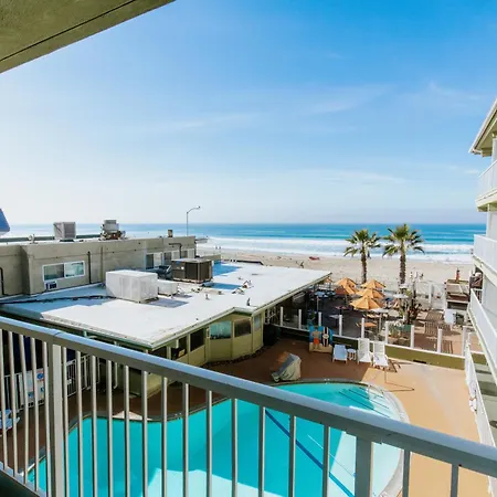 Surfer Beach Hotel-2