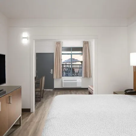 Ramada Suites By Wyndham San Diego Hotel Circle Area-2