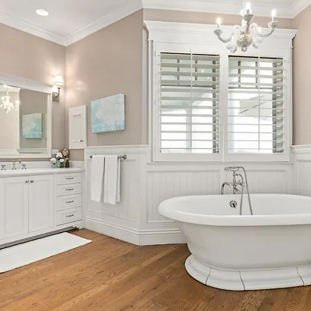 Malibu Dunes By Fieldtrip Expansive Hamptons-Style Estate W Private Beach Backyard-3