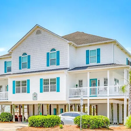 Pelican Manor Unit D-3