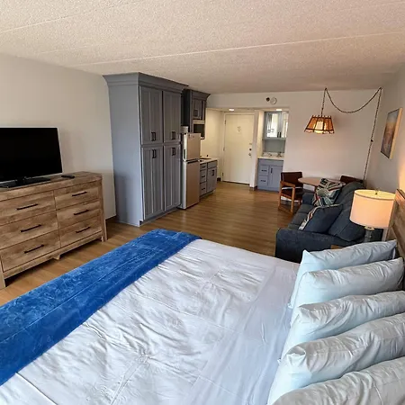 Beachcomber Motel-3