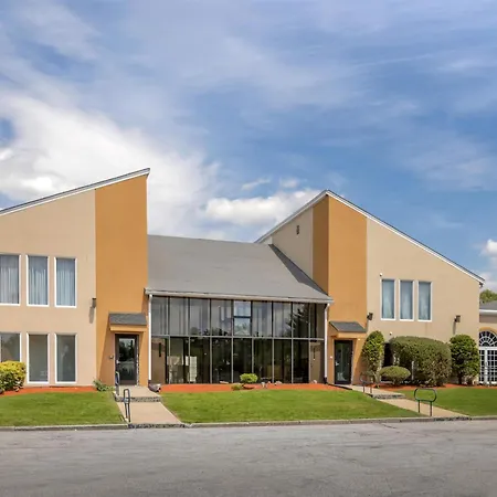 Best Western Plus, The Inn At Hampton-3