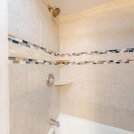 Fountainhead Towers 1110-3