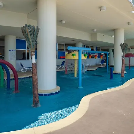 1 Bedroom Oceanview Penthouse At Sandy Beach! 1905-2