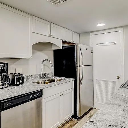 Forest Beach Villas 405-3