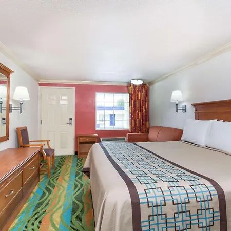 Days Inn By Wyndham Virginia Beach Town Center-2