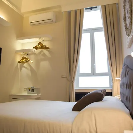 Royal Rooms Luxury Suite-2