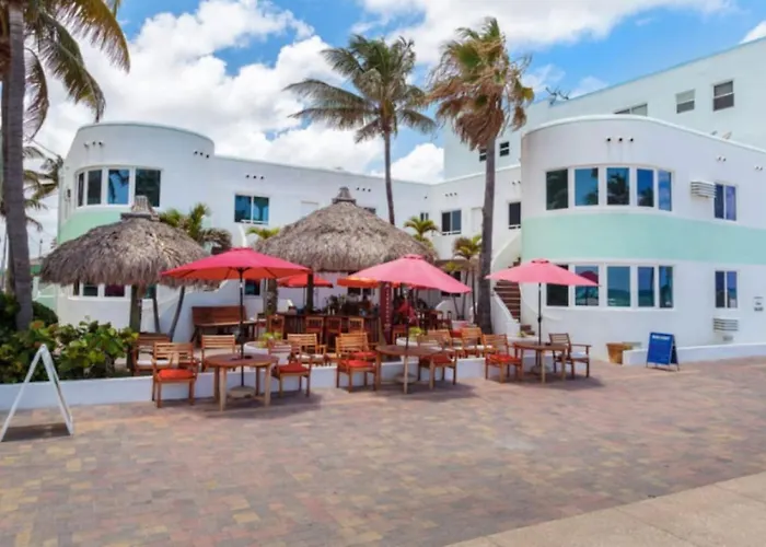 Walkabout 5 Retro Hotel On The Beach With Live Music And A Bar Hollywood