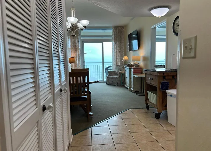 2501 S Ocean Blvd, 0811 - Ocean Front Sleeps 6 Villa Myrtle Beach