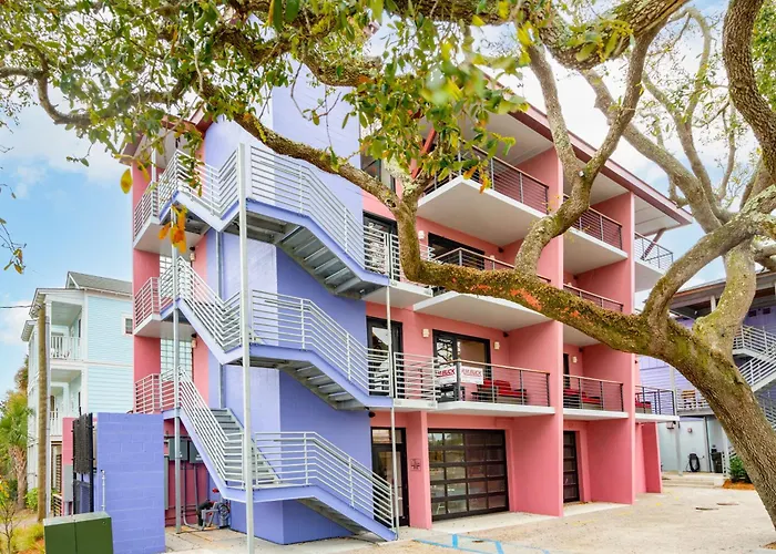 Boutique Vera Hotel Room 202: King Room In The Heart Of Folly Beach