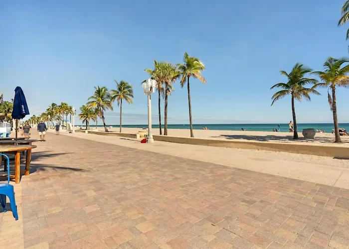 Walkabout 6 Suite On Hollywood Beach With Ocean Views