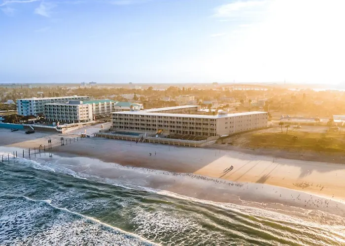 Ocean Front And Pool Front At Daytona Inn Beach Resort Daytona Beach