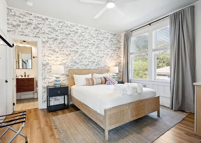 Folliday Inn - The Ariston - Room 34 Folly Beach