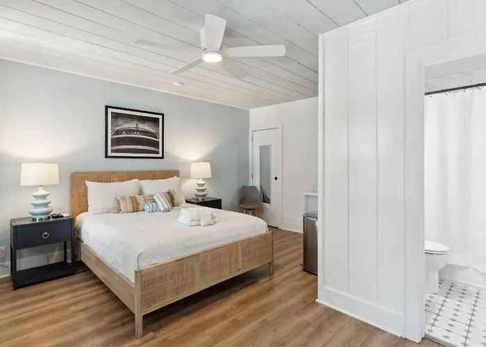 Folliday Inn - The Ariston - Room 34 Folly Beach