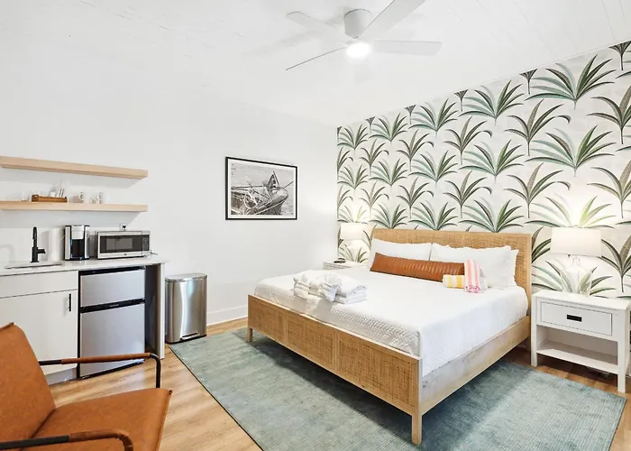 Folliday Inn - The Ariston - Room 34 Folly Beach