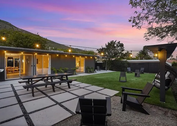 Malibu Beach House By Stay Awhile Villas
