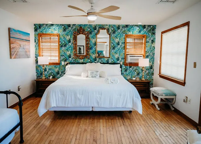 Blue Tropical Haven Romantic Oceanfront Escape - Unit 9 Melbourne Beach