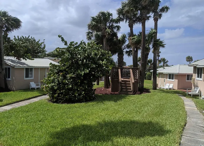 Shoreline Suites & Cabana Cottages - Beachfront Daytona Beach