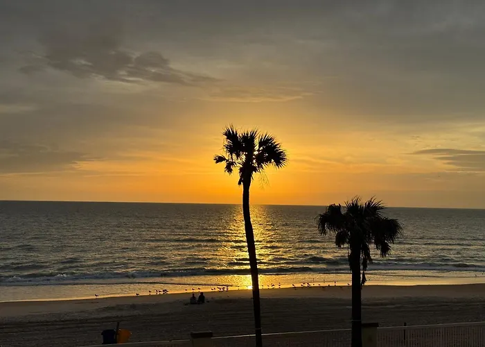 Direct Oceanfront, Fantastic Ocean View, Separate Bedroom ! - Pools Open ! Daytona Beach