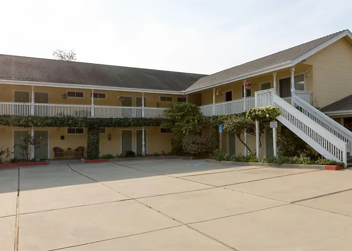 Creekside Inn Downtown Cambria