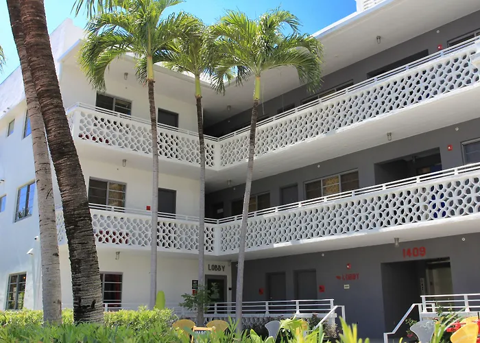 Hotel Gaythering - Gay Hotel - All Adults Welcome Miami Beach