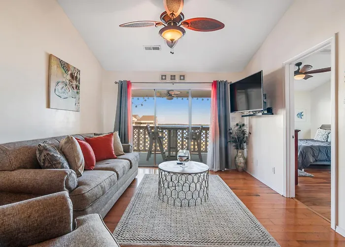 Baywatch A10 Apartment Pensacola Beach
