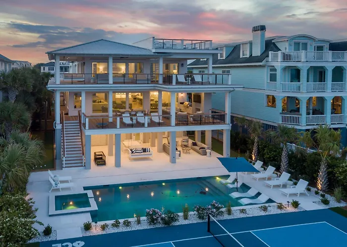 New Custom Home 620 Ocean Blvd. Now Booking!! Pickleball, Bocce Ball, Putting Green, Pool/Spa Isle of Palms