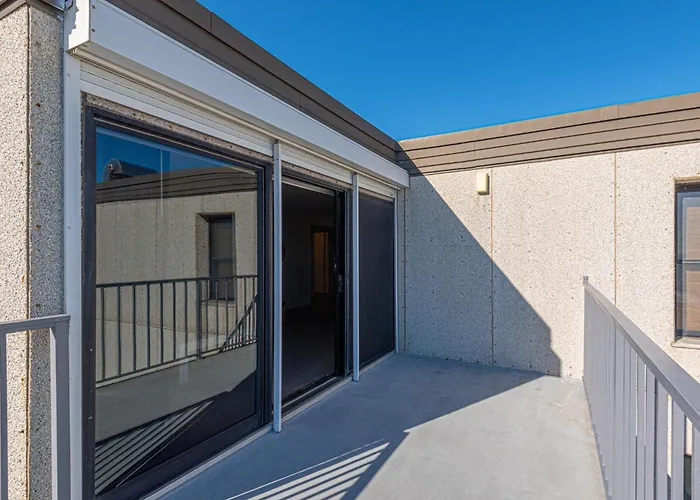 Wonderful 2 Bedroom Sea Terrace Condo With Heated Outdoor Pool! Ocean City