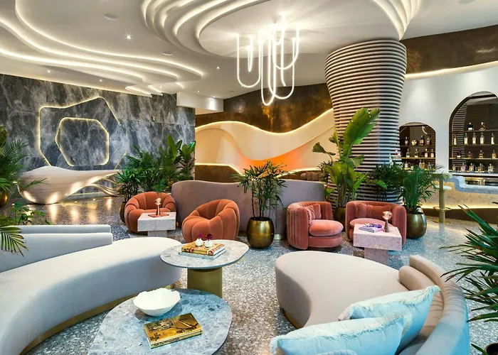Unframed, Miami Beach, Autograph Collection