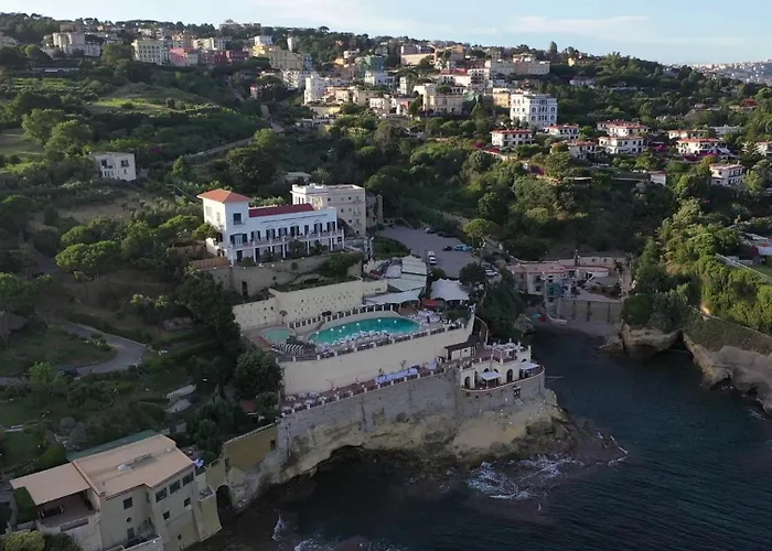 Baia Delle Rocce Verdi Resort Naples